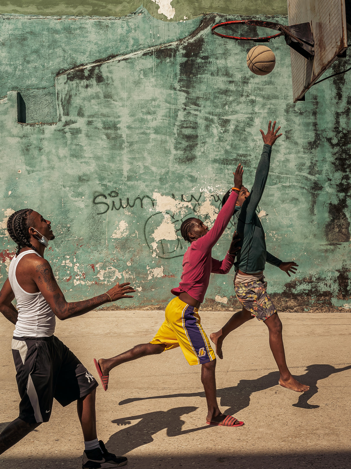 Playing Basketball Poster och Canvastavla