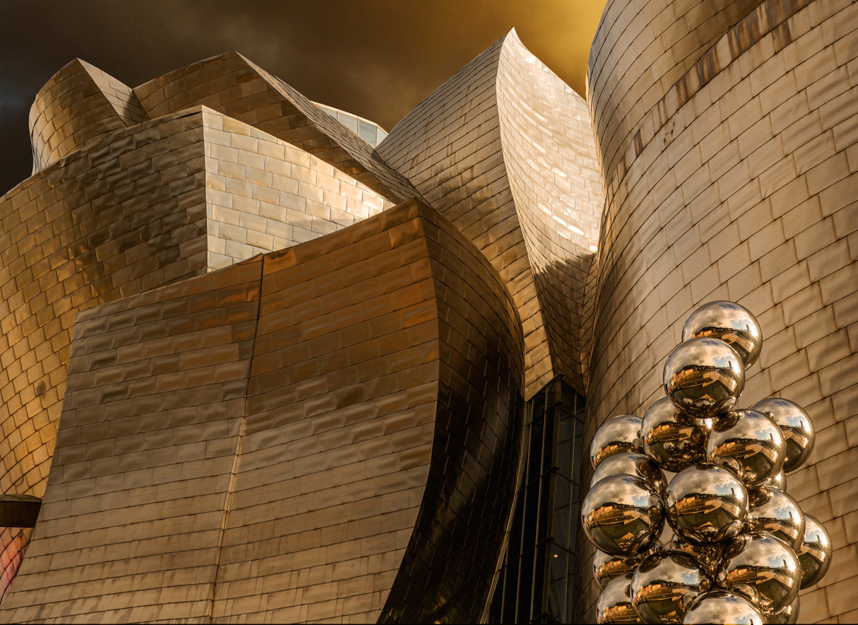 Reflections on spheres (Serie Guggenheim Bilbao) Poster och Canvastavla