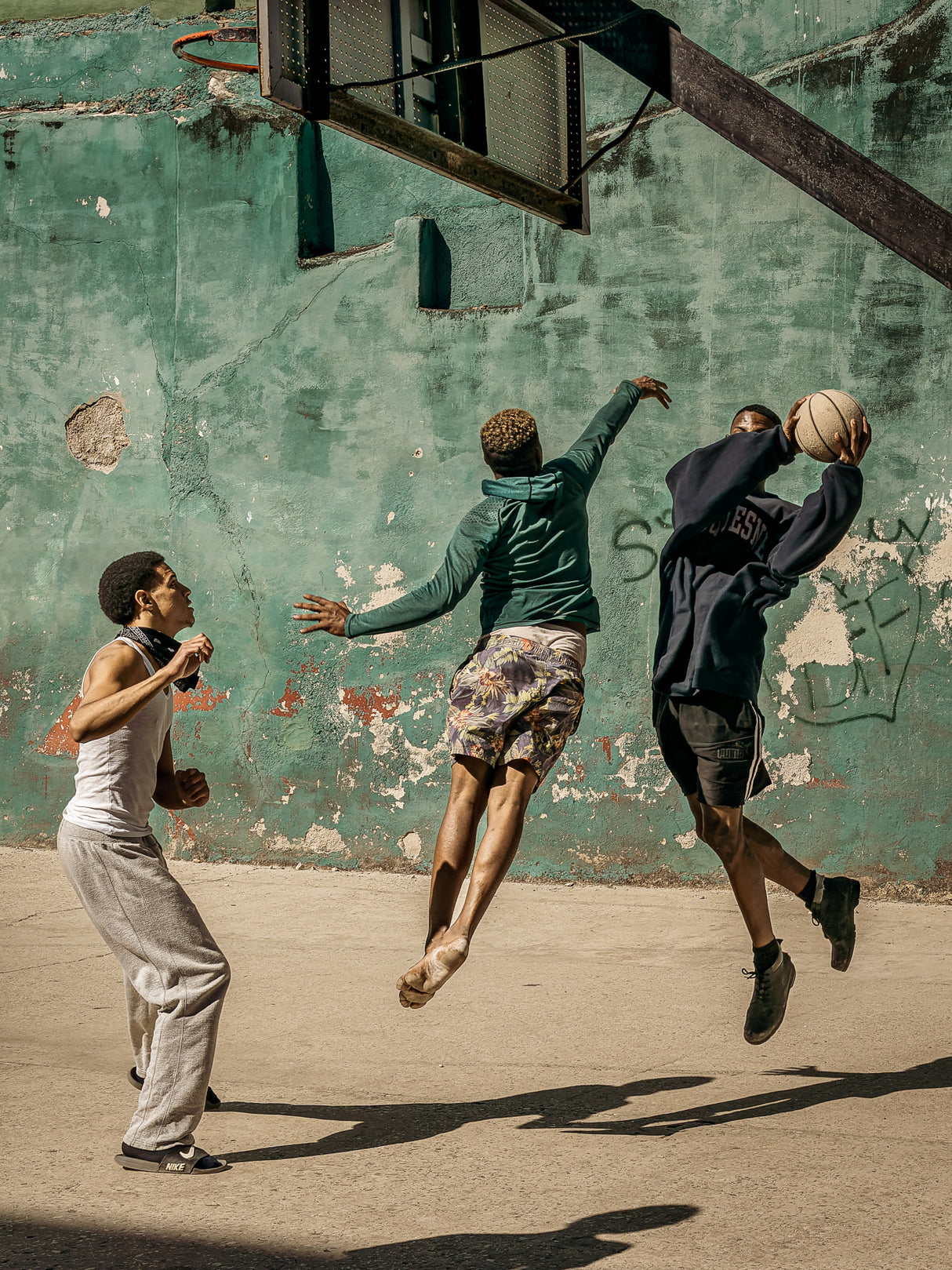 Playing Basketball Poster och Canvastavla