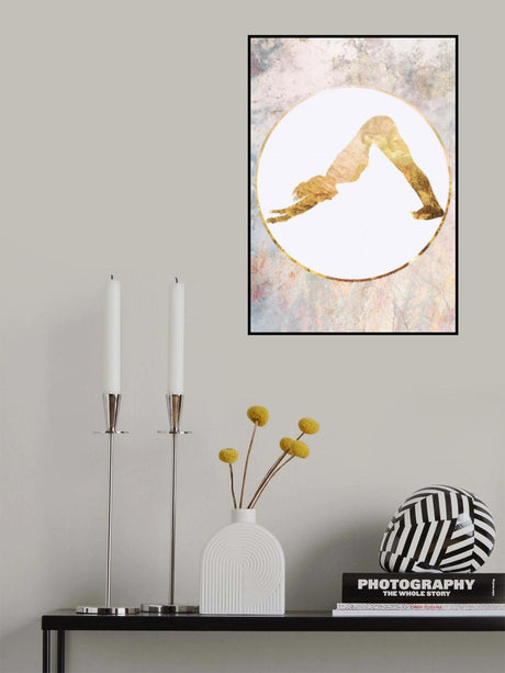 Yoga gold 1 Poster och Canvastavla